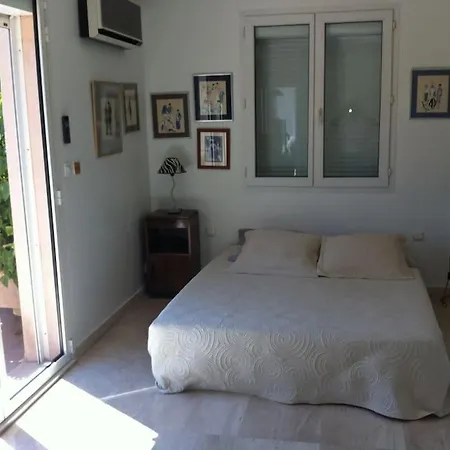 Moderne Cassis